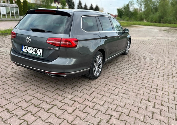 Volkswagen Passat cena 72500 przebieg: 198000, rok produkcji 2015 z Rzeszów małe 92